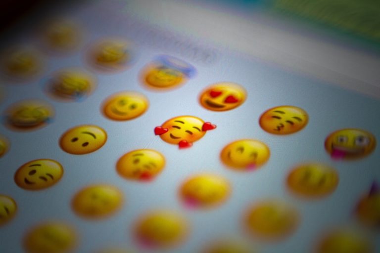 How to use emojis in your content strategy